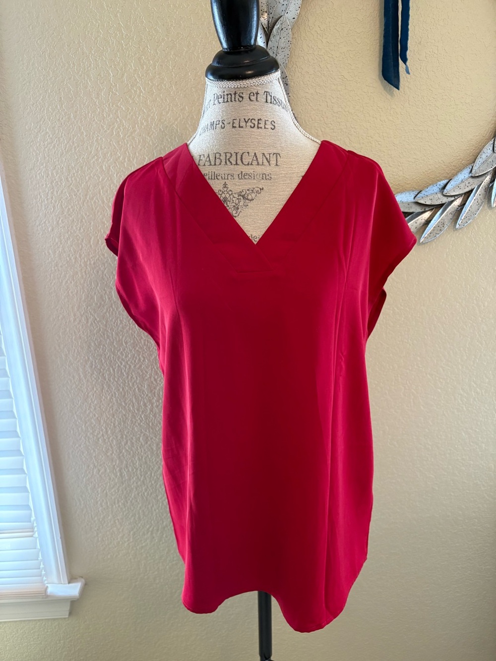 Women's V-Neck Short Sleeve Top - Red